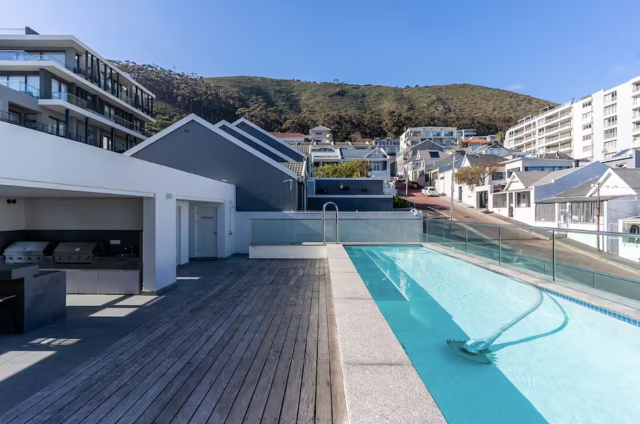 2 Bedroom Property for Sale in Sea Point Western Cape